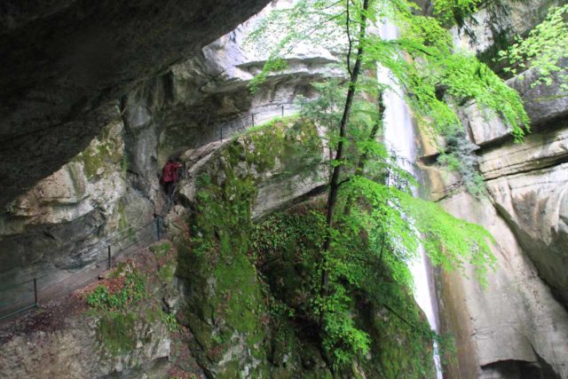 Agnon_063_20120519 - Julie approaching Cascade d'Angon