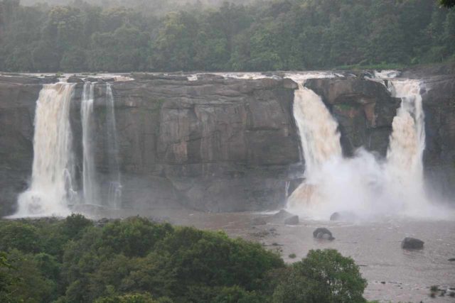 Athirappilly_Falls_035_11162009 - Early morning view of the falls