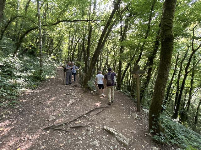 Autoire_035_iPhone_14_06082025 - Approaching a signed fork, where the path descending to the right led down to the base of the Cascade d'Autoire