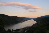 Bacharach_171_06162018 - Evening view over the southern part of Bacharach and the Rhine from the lookout above Burg Stahleck