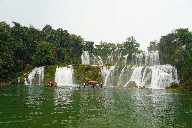 Ban_Gioc_057_04112025 - Direct look at the spray zone in front of the main segment of the Ban Gioc Waterfall as seen from our motorized bamboo raft/boat
