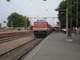 Bharatpur_004_jx_11062009 - Train finally showed up