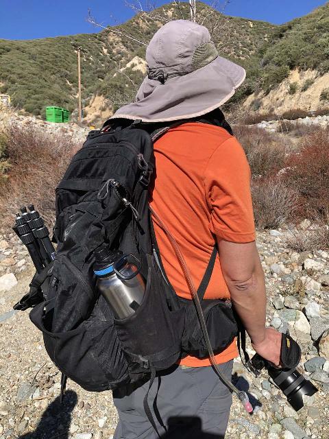I wish the Osprey Manta 34 has a separate set of loops so I can carry both my tripod and trekking poles without overloading one side of the pack