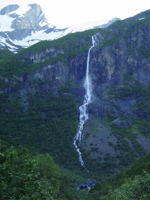 Briksdalbreen_081_06302005