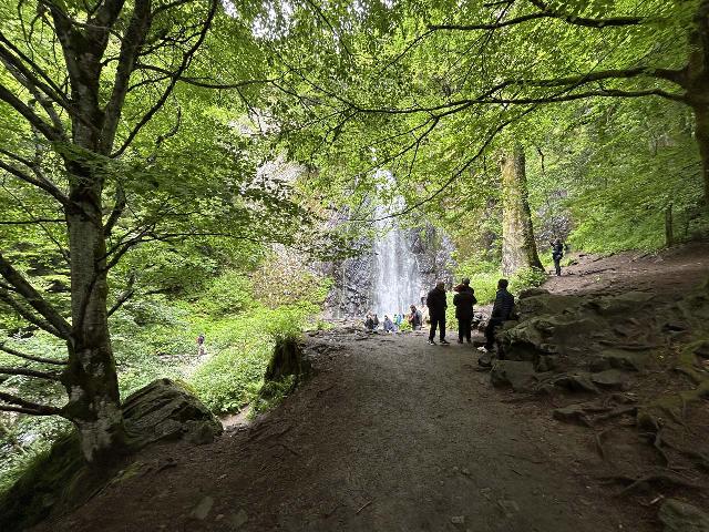 Cascade_de_Rossignolet_012_iPhone_14_06072025 - Context of the approach to the base of the Cascade du Queureuilh, which was the first waterfall that I saw on this excursion doing the whole thing in a counterclockwise manner