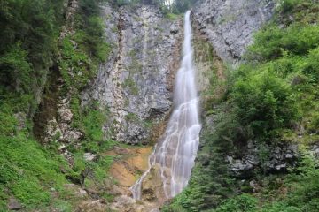 The Cascate Tervela (or Cascata di Tervela) was kind of an obscure waterfall by the town of Santa Cristina di Val Gardena.  With hardly any signage informing visitors of its name nor where to park...