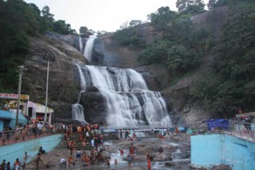 Courtallam Main Falls (or Kutralam Main Falls) was perhaps what Julie and I thought to be the creme de la creme of the collective Courtallam Waterfalls.  The waterfall itself was at least 30-40m...