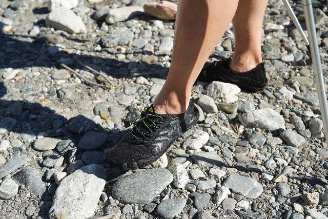 Closer look at the Ubfen water shoes that Mom was wearing extensively on a long hike (and paying the price for it)