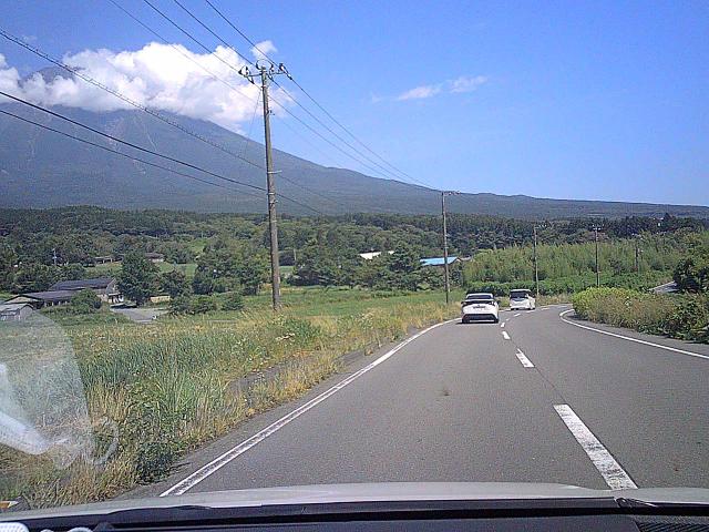 Drive_to_Shiraito_Fuji_055_MingSung_07242023 - Following the rural road 71 while glimpsing Mt Fuji on the way to the Shiraito Waterfall
