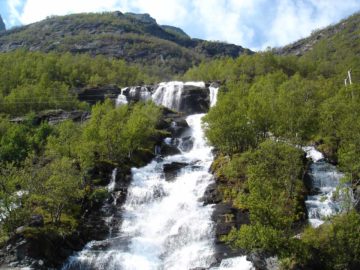 The Kafjorden Waterfalls page (more accurately spelled Kåfjorden in Norwegian or Gáivuotna in Sami) was a page where I'm attributing the waterfalls we've seen as we were driving the E6 highway...