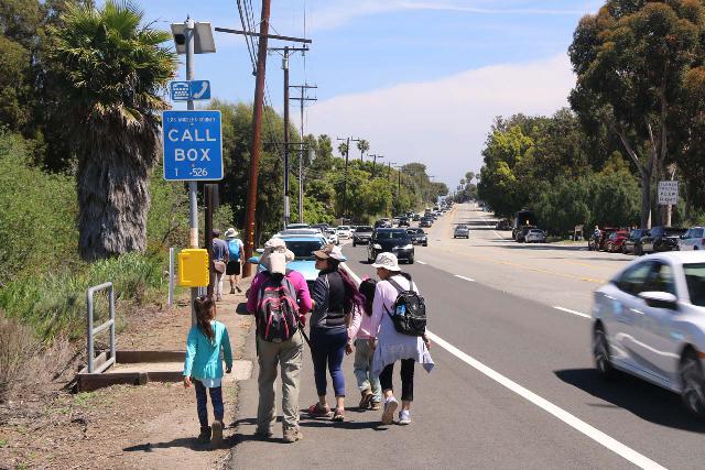 Escondido_Falls_268_04072019 - Street parking along the very busy PCH