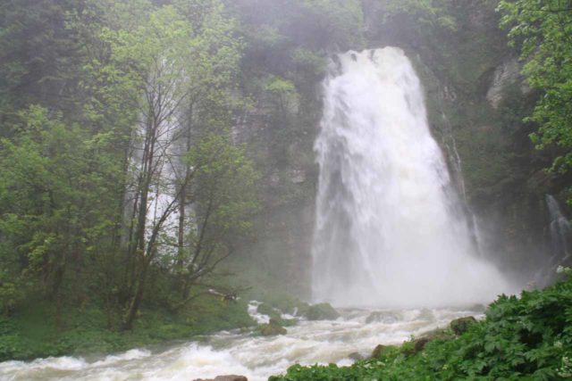 Flumen_Gorge_016_20120522 - Cascade de Flumen in a swollen state