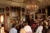 Frederiksborgslot_209_07272019 - Another room full of people gathered around a tour guide within the Frederiksborg Castle