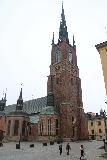 Gamla_Stan_038_06132019 - Looking at the impressive spire of some church (Storkyrkan) at Riddarholmen