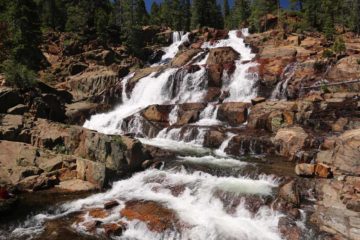 Glen Alpine Falls was definitely one of the big waterfall surprises of our trip to South Lake Tahoe. We didn't have much expectations for it, especially since my Mom and I had been pretty waterfall...