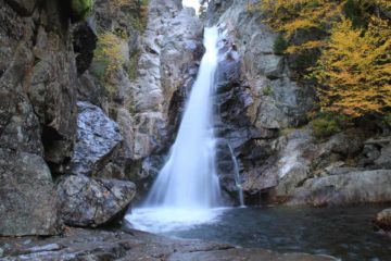 Glen Ellis Falls was an attractive waterfall that I tried to squeeze in late in the day while the sun hadn't quite set yet.  Even with my late start on the hike just before 5pm in October, I was...
