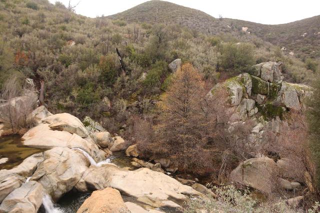 Green_Valley_Falls_069_02102019 - Context of the Upper Green Valley Falls and the surrounding boulders and cliffs as seen near the waterfall's brink