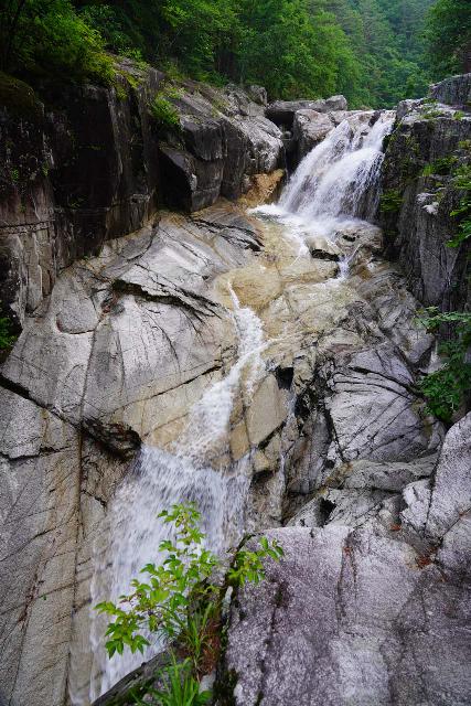 Guryong_025_06132023 - Mureunggye Falls was the first waterfall that I encountered on the way to Guryong Falls