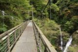 Harafudo_Falls_107_10222016 - Context of the suspension bridge above the Harafudo Falls