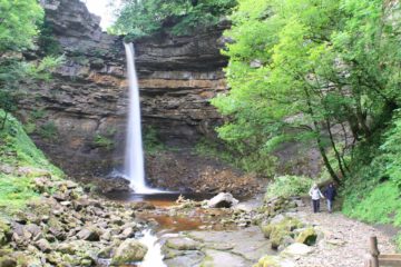 Hardraw Force was an impressive classic plunge-type waterfall that contrasted from the neighboring Aysgarth Falls in many ways.  For starters, this was a singular waterfall with a satisfying 30m...