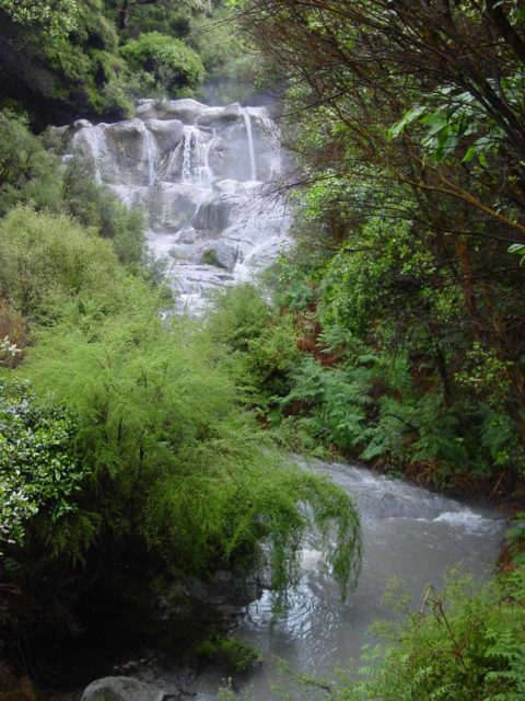 Hells_Gate_013_11132004 - Kakahi Falls