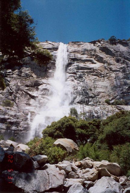 Hetch_Hetchy_003_scanned_05312002 - Looking right up at Tueeulala Fall in high flow