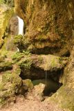 Hinanger_Waterfall_048_06242018 - Context of a tiny natural arch fronting the Hinanger Waterfall