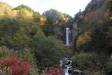 Hirayu_Falls_033_10192016 - Context of the Hirayu Great Falls with koyo around it