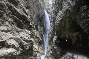 The Hoellentalklamm Waterfalls (or Höllentalklamm Wasserfälle in German) were my introduction to the kind of gorge hiking that turned out to be quite common throughout the mountains of Southern...