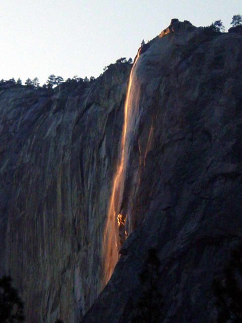 Horsetail_Falls_052_fixed_02242006 - The Firefall Effect on Horsetail Falls
