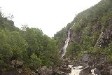 Hunnedalsvegen_017_06212019 - Closer look at the waterfall spilling into Giljajuvet