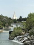 Idaho_Falls_010_iPhone_08152017 - Blick entlang der Idaho Falls mit Blick auf den Idaho Falls Temple