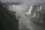 Iguazu_Falls_456_jx_09012007 - Looking upstream towards Devil's Throat