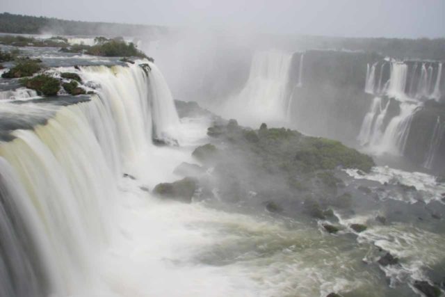 Iguazu_Falls_554_jx_09012007