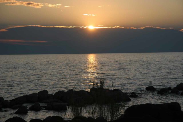 Isanga_Bay_084_06012008 - Abbiamo soggiornato presso l'Isanga Bay Resort più a sud di Kalambo Falls, dove abbiamo preso questa vicino al tramonto e vedere molti pescatori dal DR Congo con zanzariere come strumento per la cattura di pesci (forse troppo bene, visto che la gente del posto ci hanno detto che il lago è stato troppo)