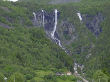 Geisfossen (I've also seen it called Geisdalsfossen) was a series of four segmented waterfalls plunging side-by-side each other.  It seemed like it was the most famous of the many waterfalls...