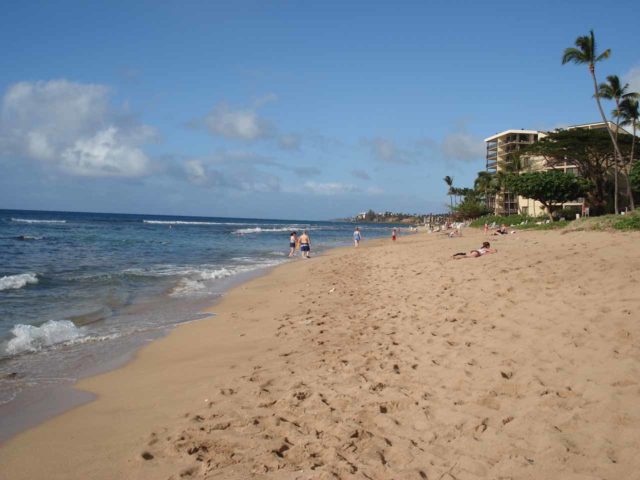 Kaanapali_Beach_Club_003_jx_02252007 - Back on the western side of West Maui at Ka'anapali, the beaches fronting the resorts were easily within reach