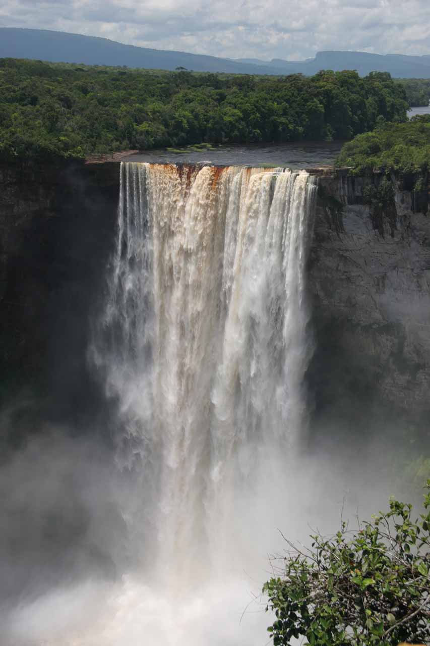 Водопад Кайетур в Гаване