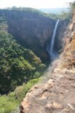  Kalambo_Falls_096_06022008 - Vue abrupte des chutes de Kalambo en contexte avec les corniches de falaise dont nous ne pouvions pas trop nous approcher 