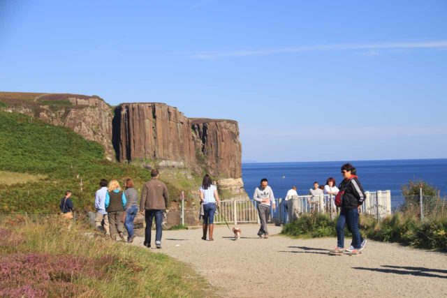 Kilt_Rock_050_08262014 - The large lookout area for Kilt Rock
