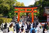 Kyoto_182_04082023 - Another look at the chaotically busy scene of tourists crowding the Fushimi Inari Taisha Shrine