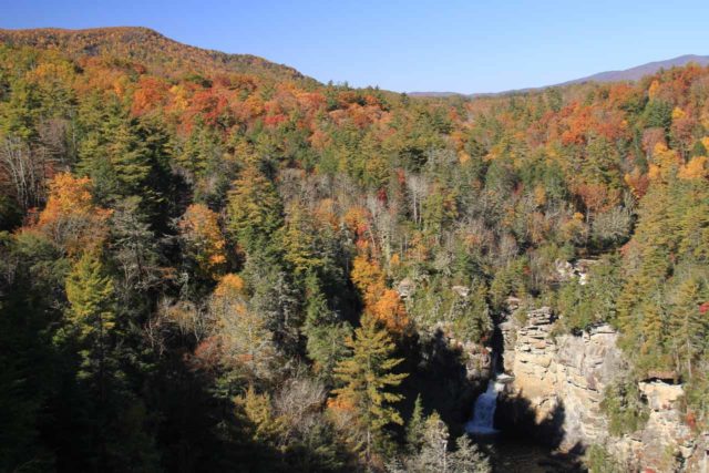 Linville_Falls_048_20121019 - Full context of Linville Falls