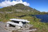 Lofoten_255_07032019 - Picnic table with a view over the Sørvågvatnet near the trailhead