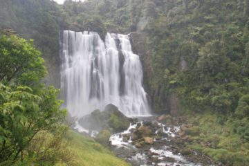Marokopa Falls was Julie's kind of waterfall as it featured a satisfyingly classic block shape with a reported height of 30-35m.  For us it was a no-brainer to make the extra drive west of the...