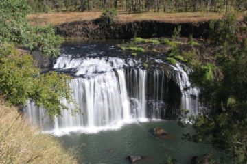 Julie and I anticipated a visit to Millstream Falls largely because of the pre-trip notoriety as it was proclaimed to be Australia's widest single-drop waterfall.  And after seeing this waterfall...