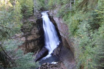 Miners Falls (I've also seen it referred to as Miner's Falls) was a well-flowing 40ft waterfall (though I've seen inconsistent numbers from the NPS literature claiming 50ft and 60ft) in a pretty...