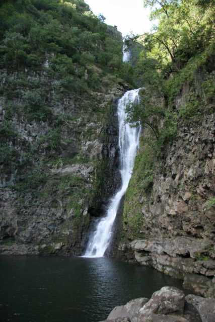 Moa'ula Falls (or Mo'oula Falls)