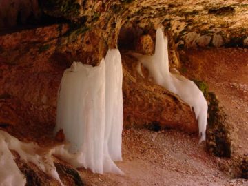 Mossy_Cave_025_04112003