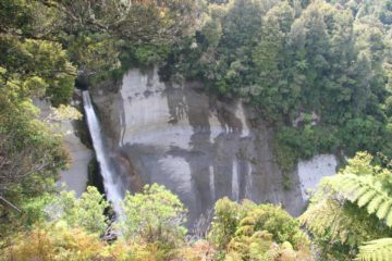 Mt Damper Falls (or Mount Damper Falls if we spell it out) was a waterfall that Julie and I only became aware of when we were flipping through one of the tourist brochures we had obtained from an...