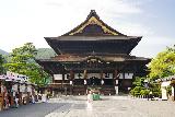 Nagano_042_07052023 - Looking towards the main hall at the Zenkoji Temple in Nagano
